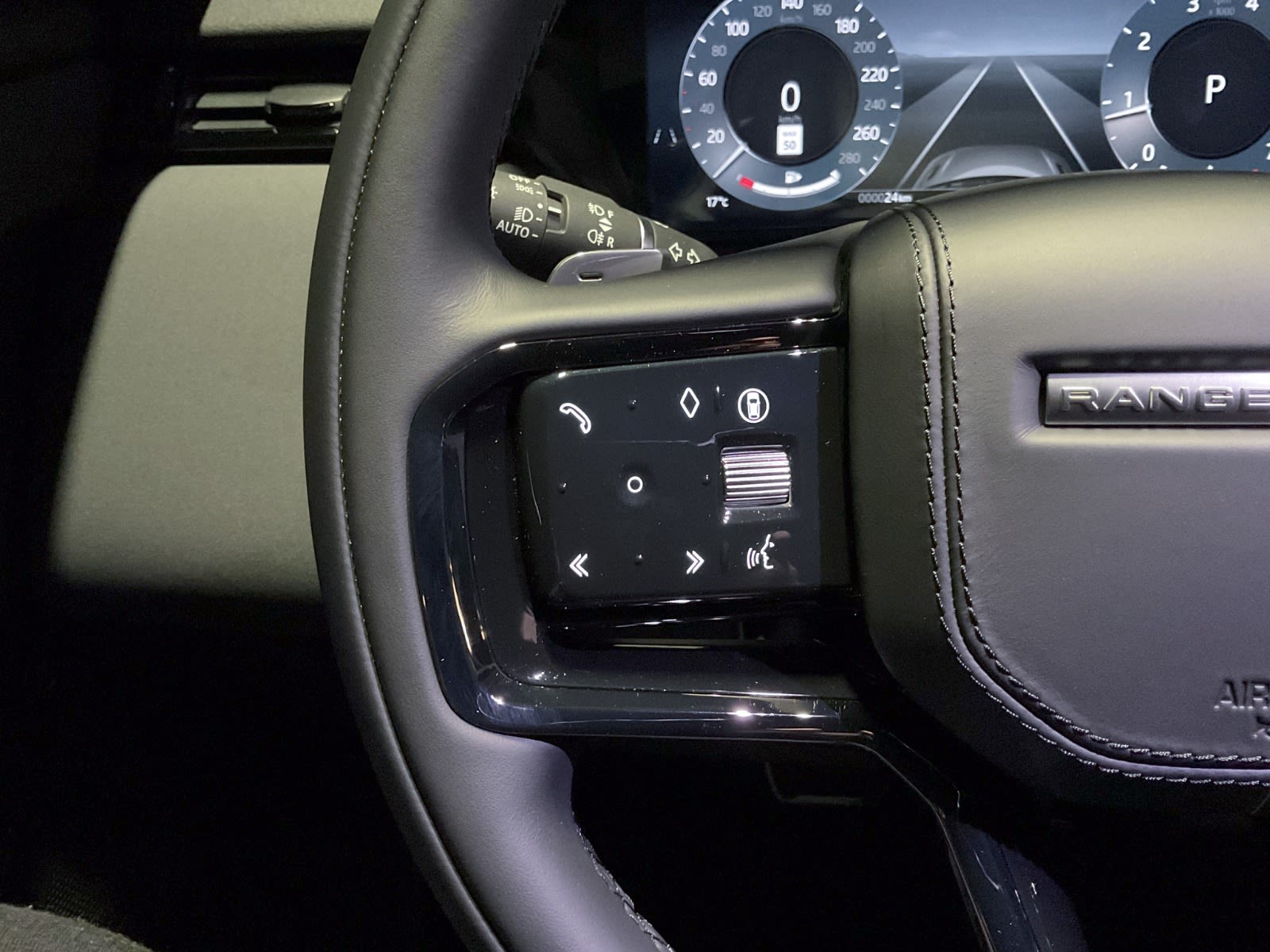 2025 Land Rover Range Rover Velar Dynamic SE, Vancouver, Cash