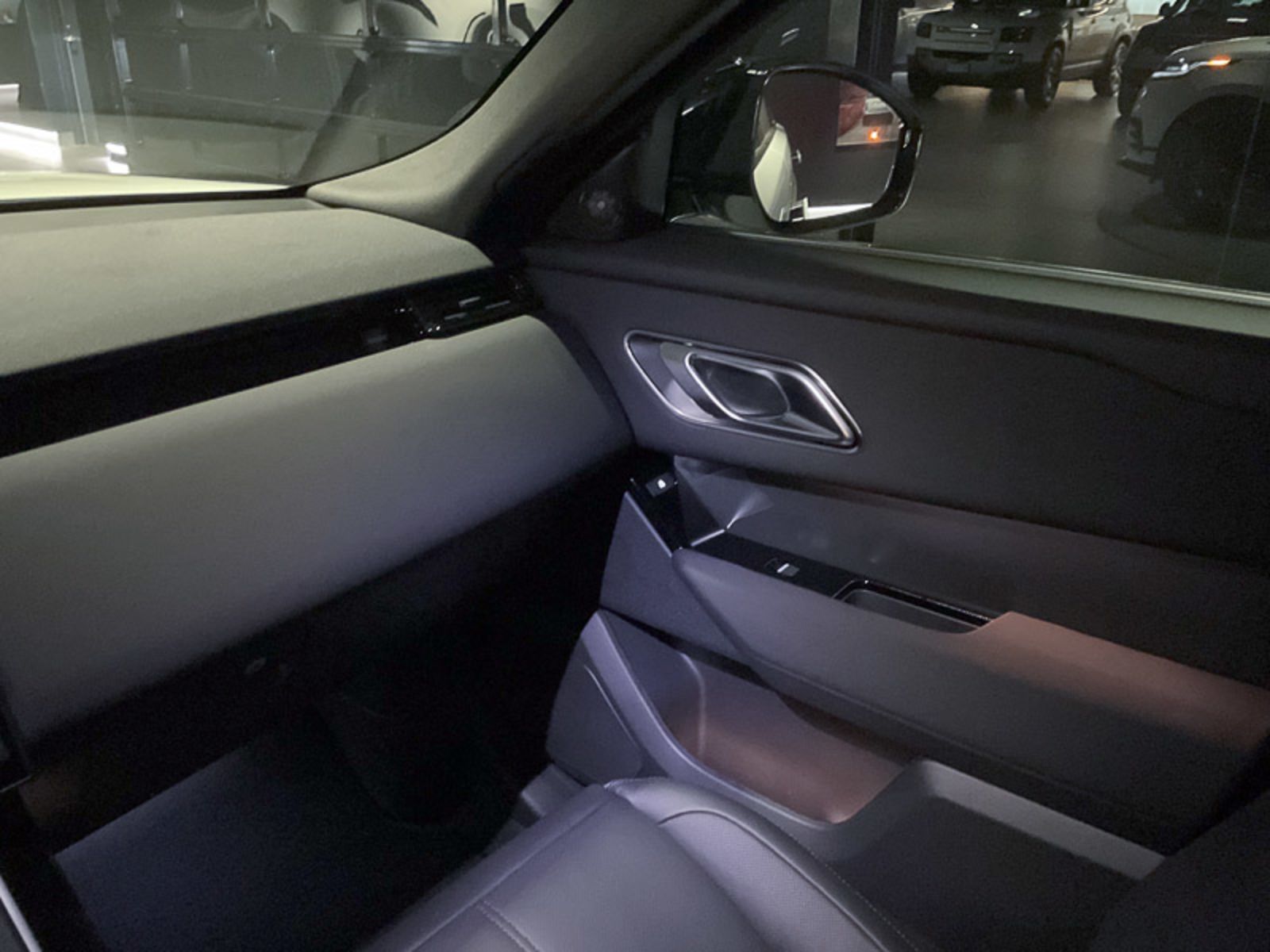 2025 Land Rover Range Rover Velar Dynamic SE, Vancouver, Cash
