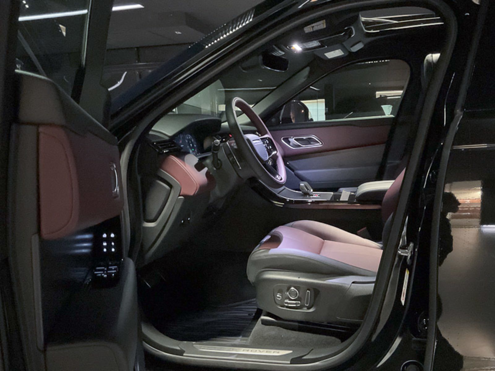 2025 Land Rover Range Rover Velar Dynamic HSE, Vancouver, Cash