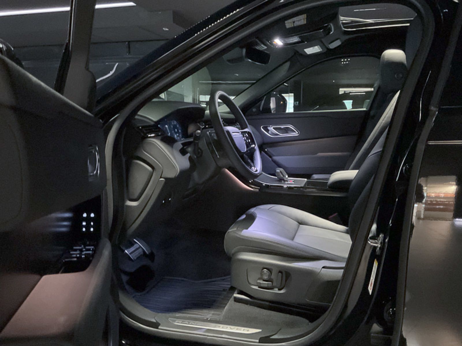 2025 Land Rover Range Rover Velar Dynamic SE, Vancouver, Cash