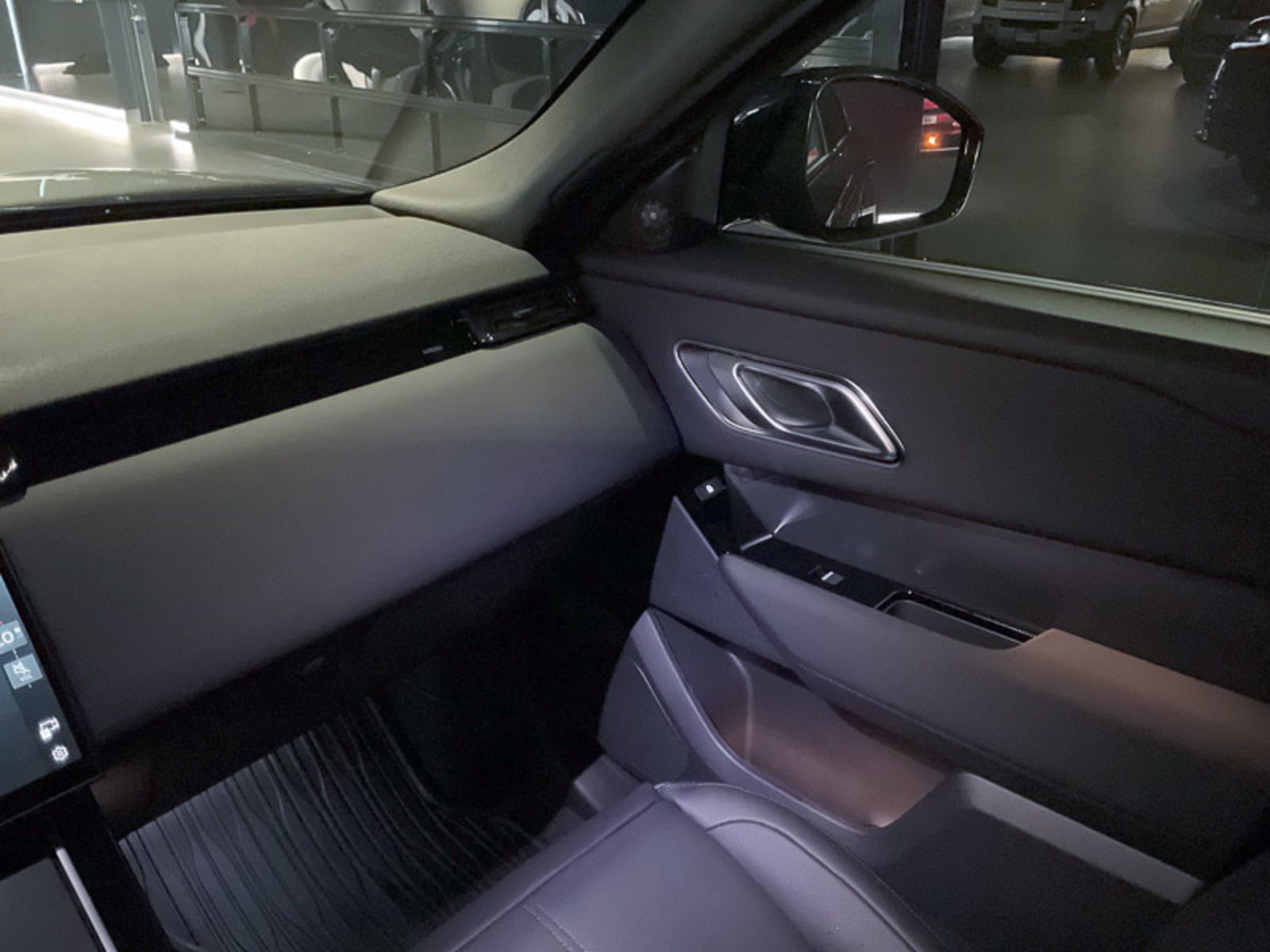 2025 Land Rover Range Rover Velar Dynamic SE, Vancouver, Cash