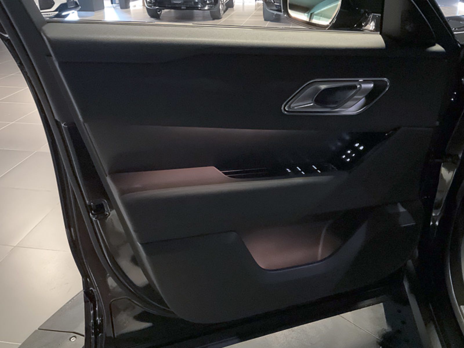 2025 Land Rover Range Rover Velar Dynamic SE, Vancouver, Cash