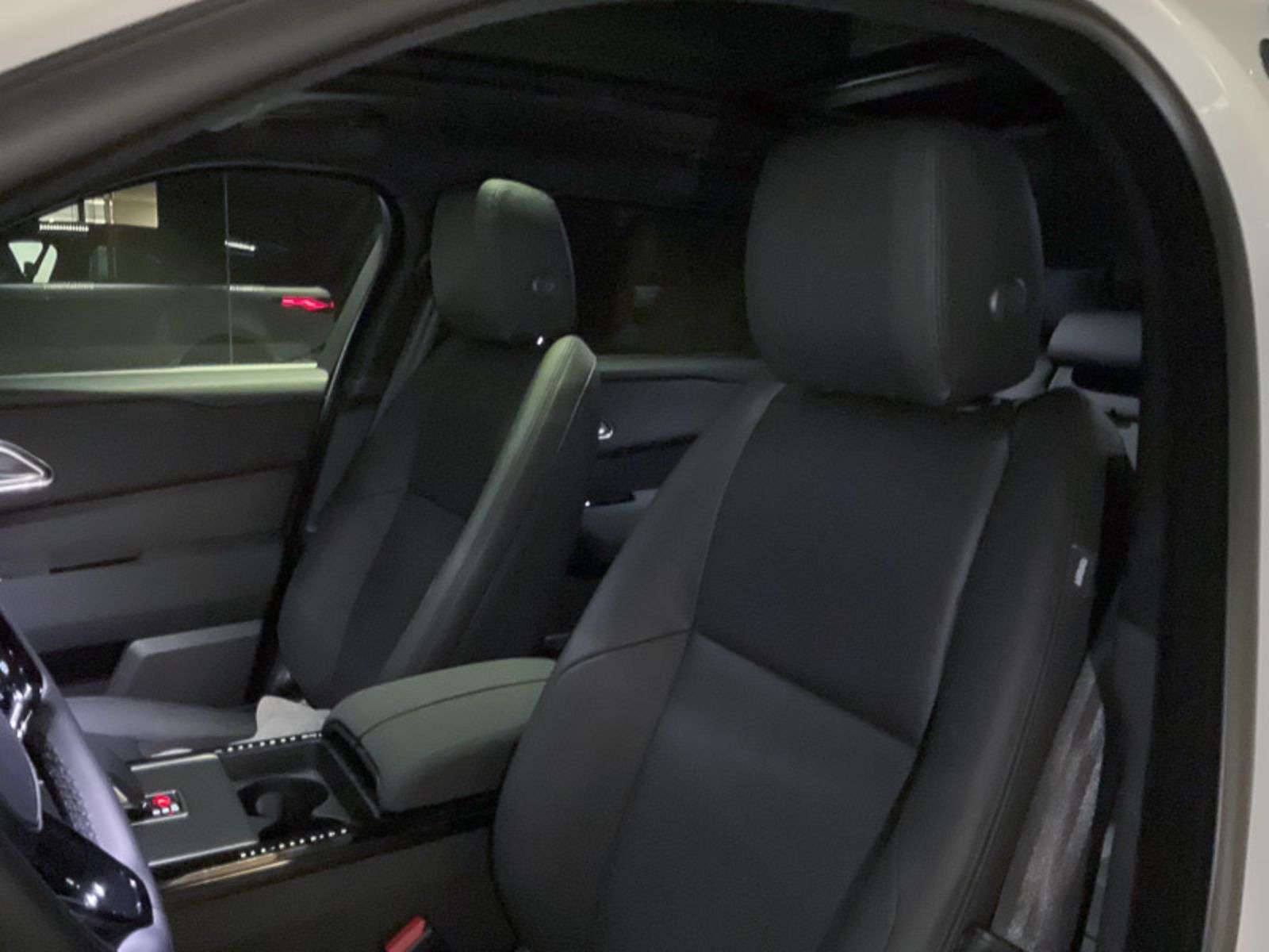 2025 Land Rover Range Rover Velar Dynamic SE, Vancouver, Cash