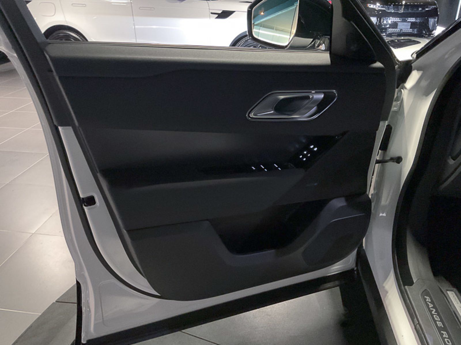 2025 Land Rover Range Rover Velar Dynamic SE, Vancouver, Cash