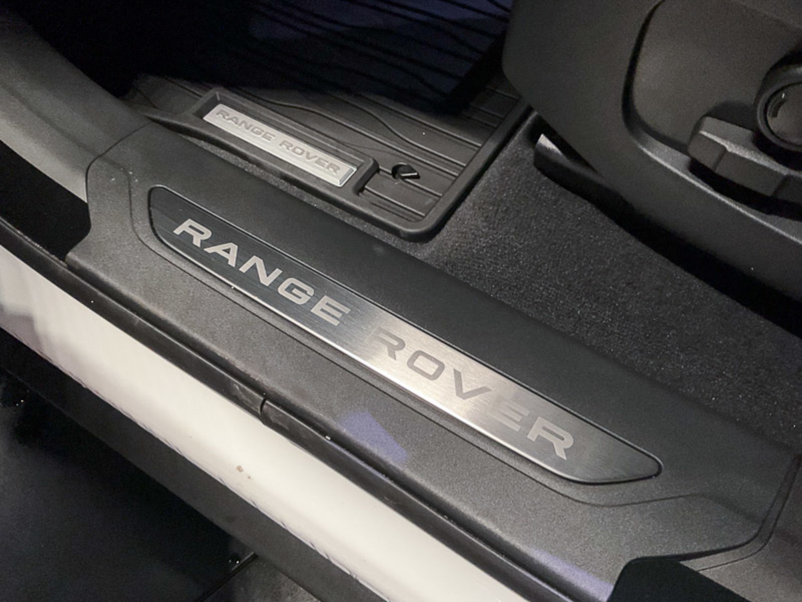 2025 Land Rover Range Rover Velar Dynamic SE, Vancouver, Cash