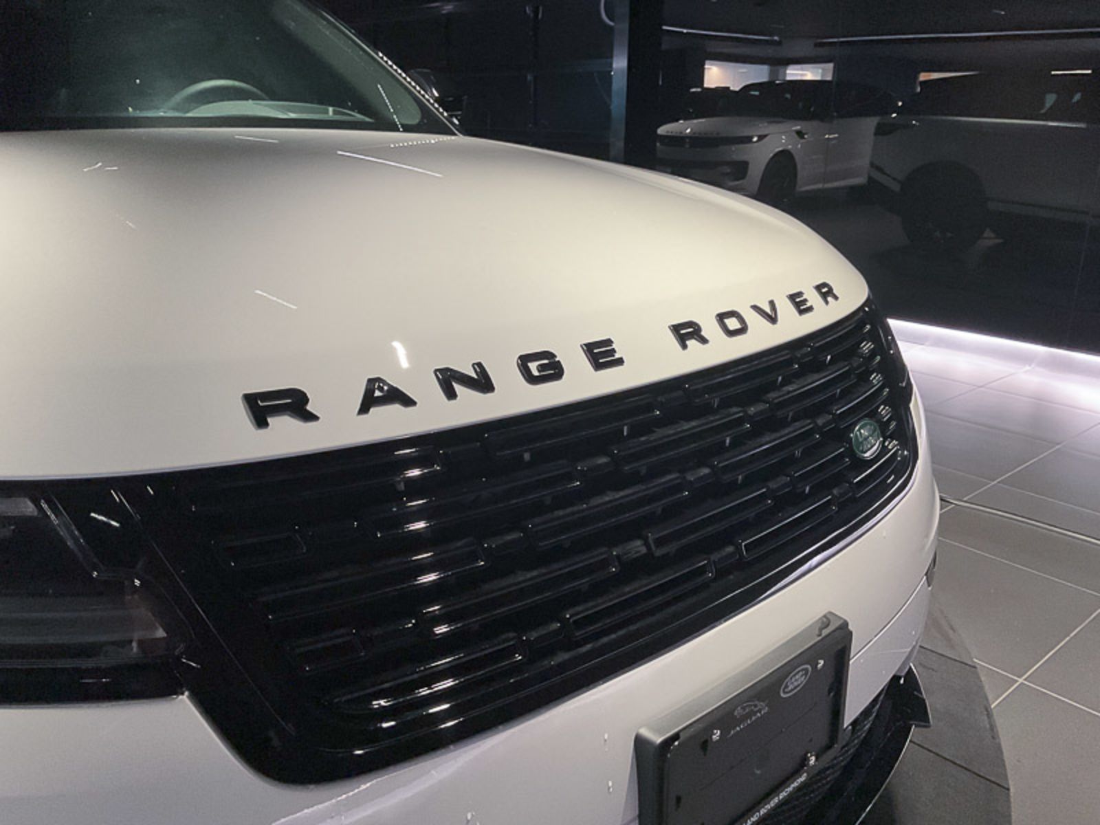 2025 Land Rover Range Rover Velar Dynamic SE, Vancouver, Cash