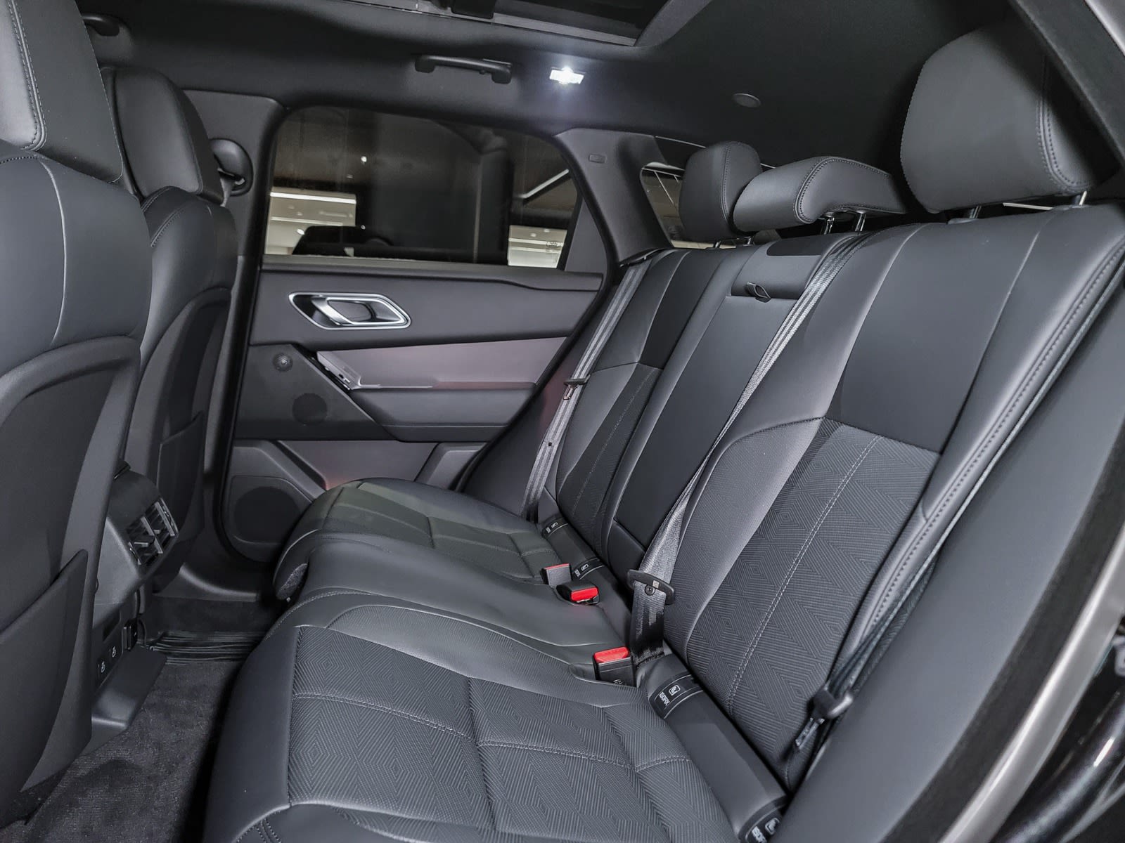 2025 Land Rover Range Rover Velar Dynamic HSE, Vancouver, Cash