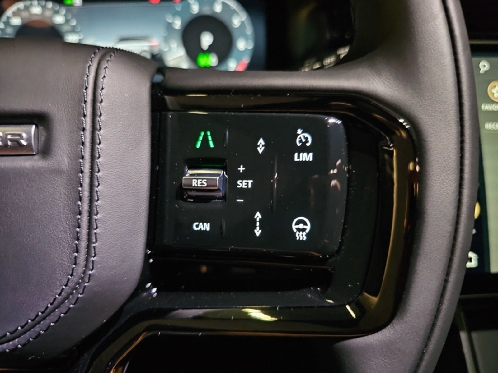 2025 Land Rover Range Rover Velar Dynamic SE, Vancouver, Cash