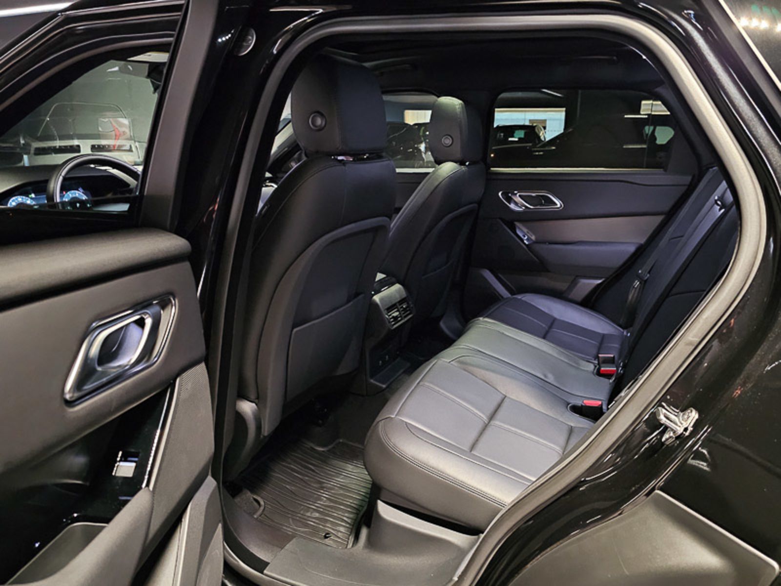 2025 Land Rover Range Rover Velar Dynamic SE, Vancouver, Cash