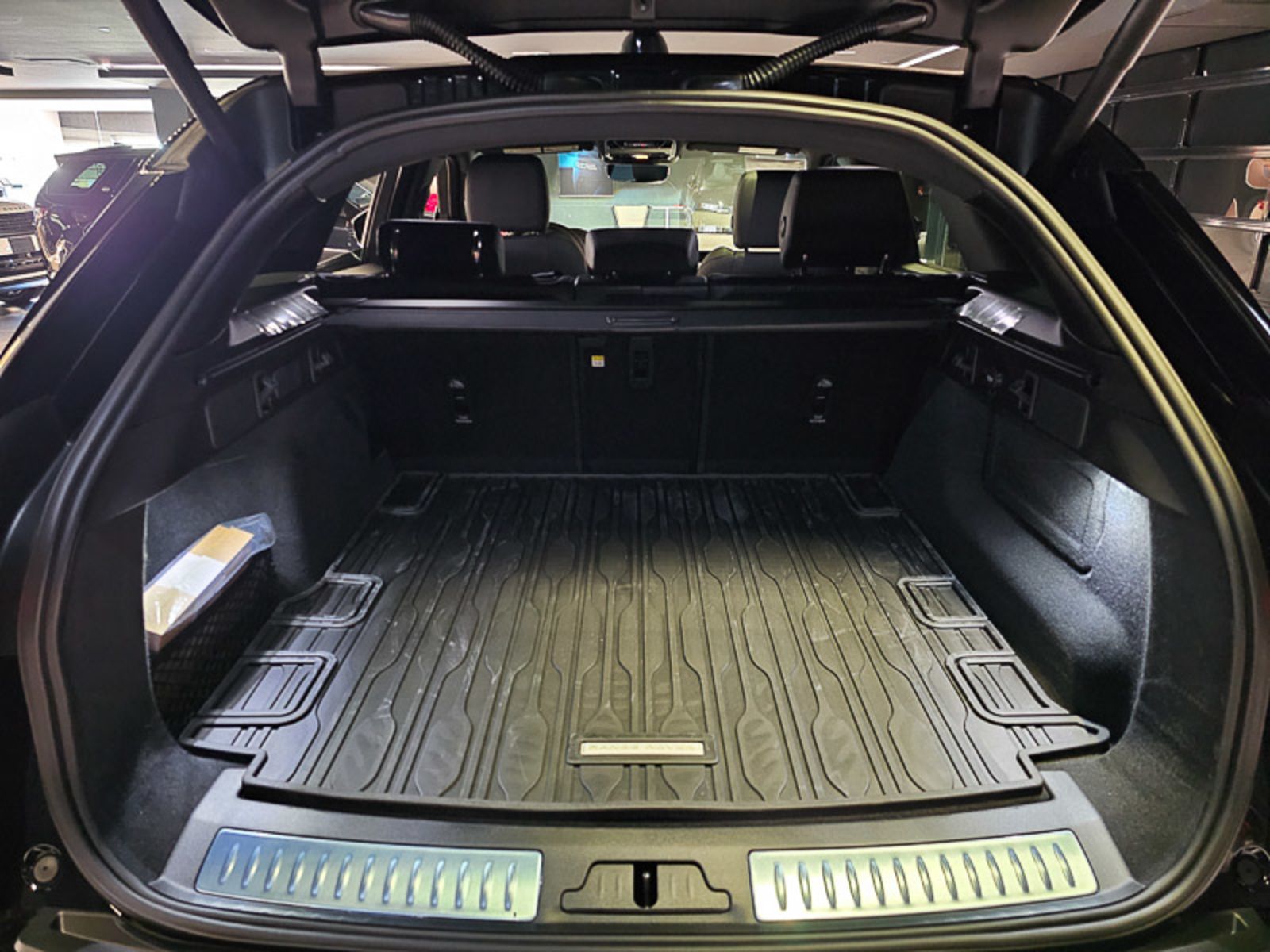 2025 Land Rover Range Rover Velar Dynamic SE, Vancouver, Cash