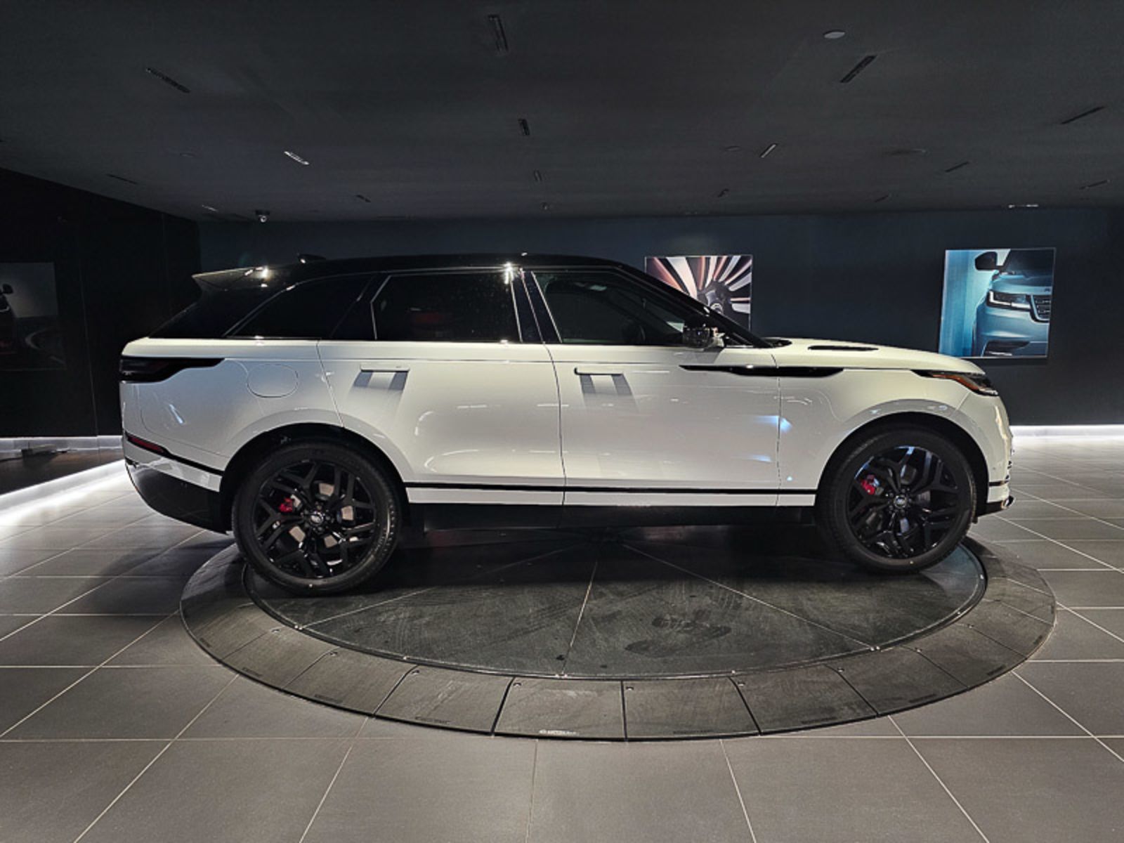 2025 Land Rover Range Rover Velar Dynamic SE, Vancouver, Cash