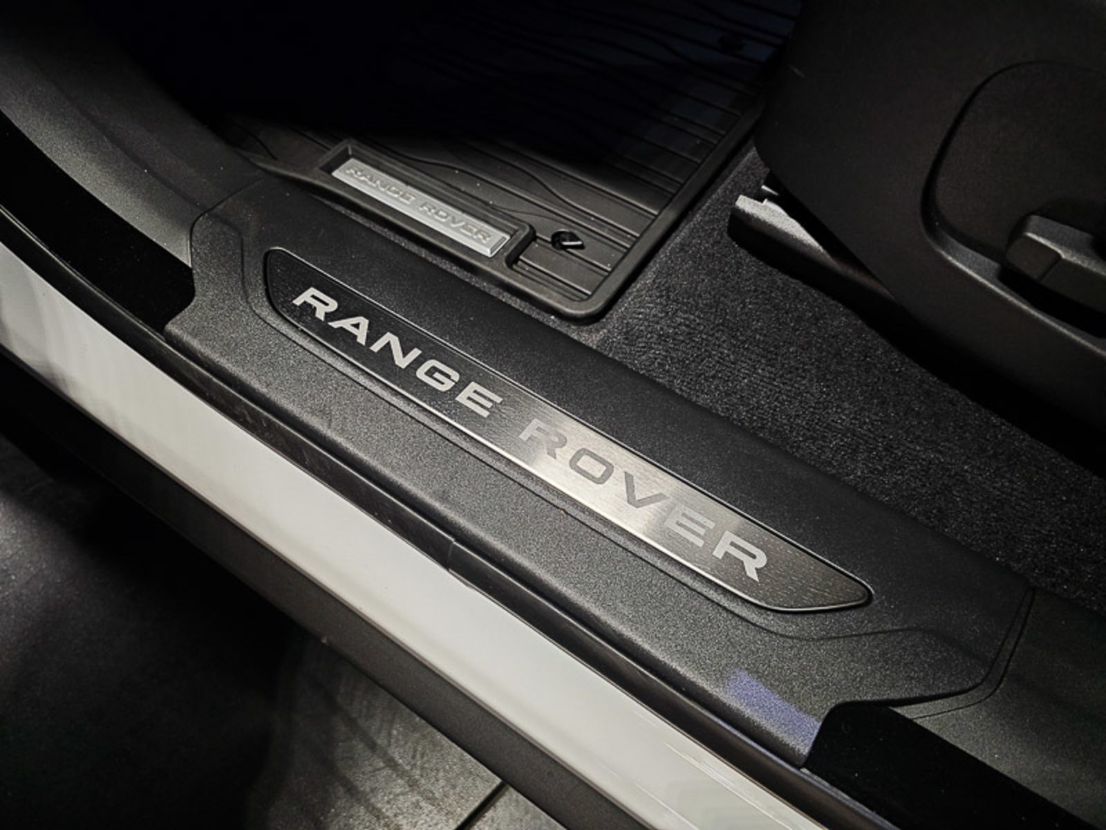 2025 Land Rover Range Rover Velar Dynamic SE, Vancouver, Cash