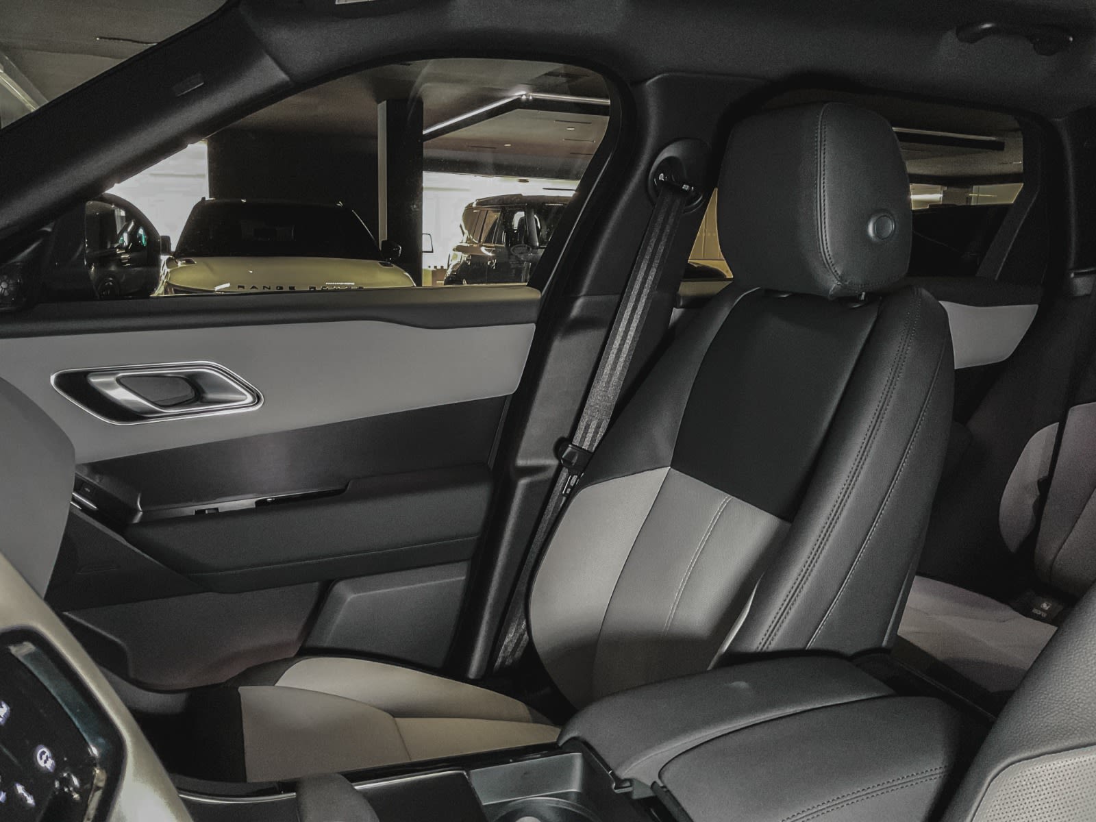 2026 Land Rover Range Rover Velar Dynamic SE, Vancouver, Cash