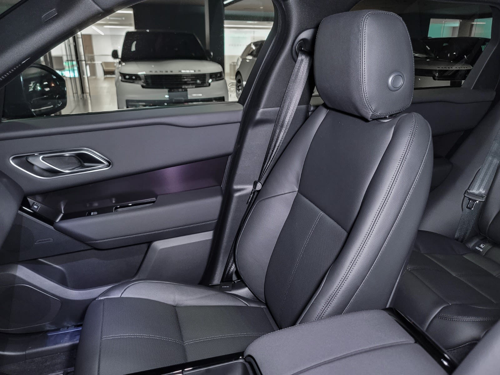 2026 Land Rover Range Rover Velar Dynamic SE, Vancouver, Cash