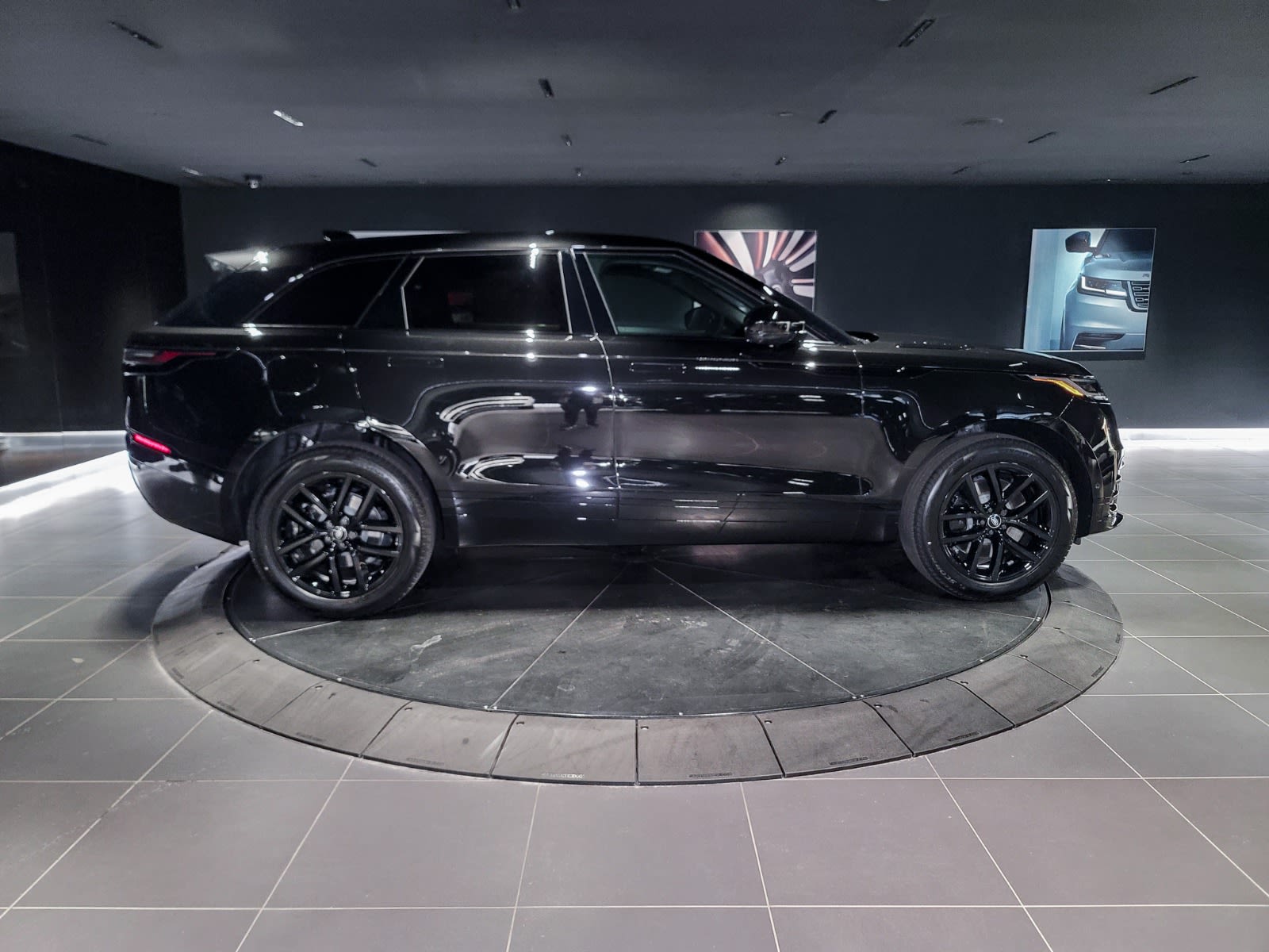 2026 Land Rover Range Rover Velar Dynamic SE, Vancouver, Cash