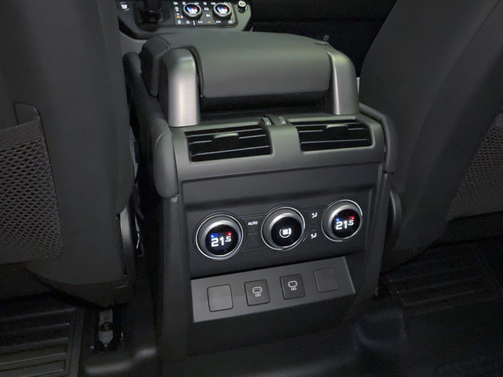 2024 Land Rover Defender SE, Vancouver, Cash