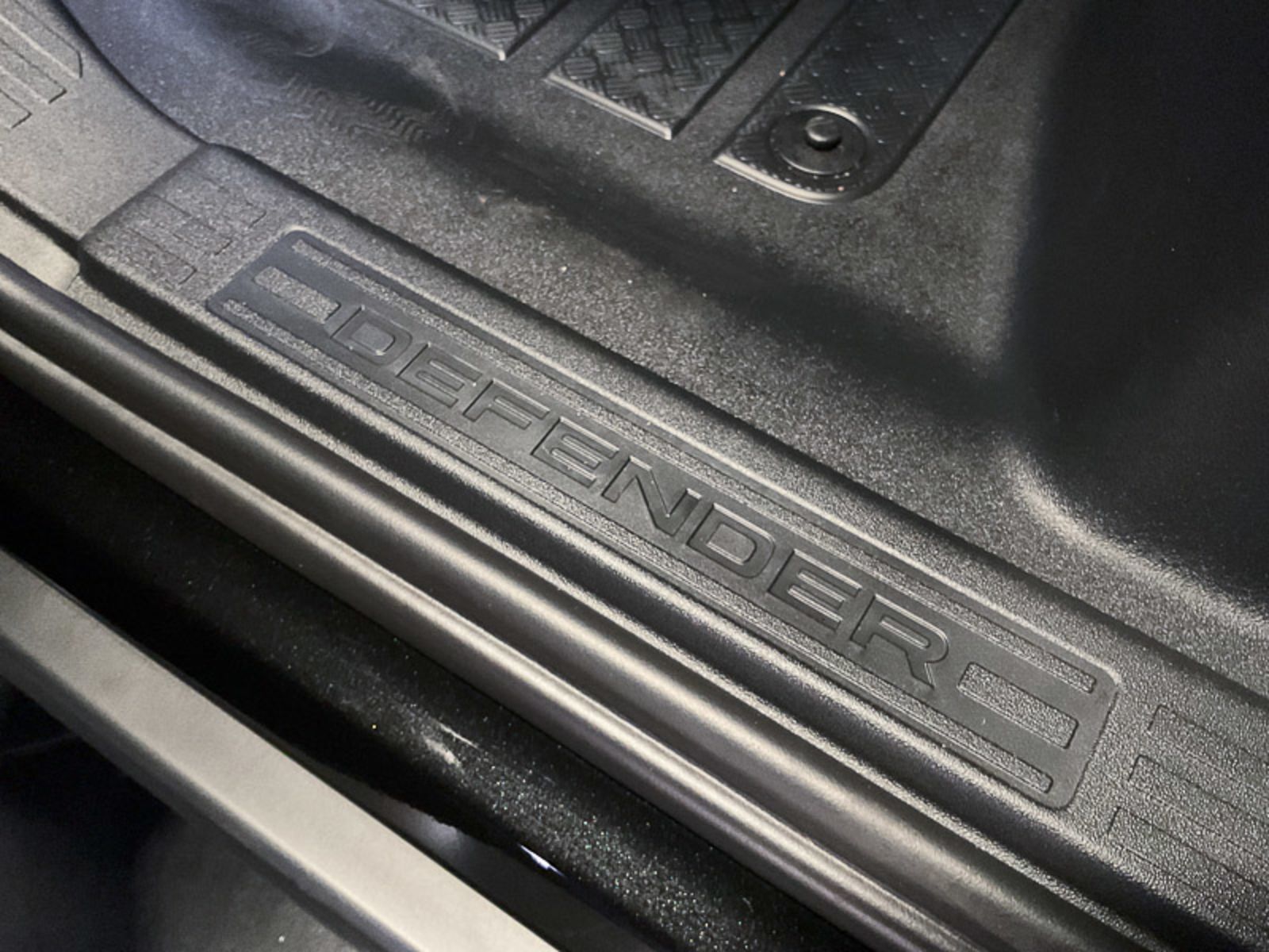 2024 Land Rover Defender SE, Vancouver, Cash