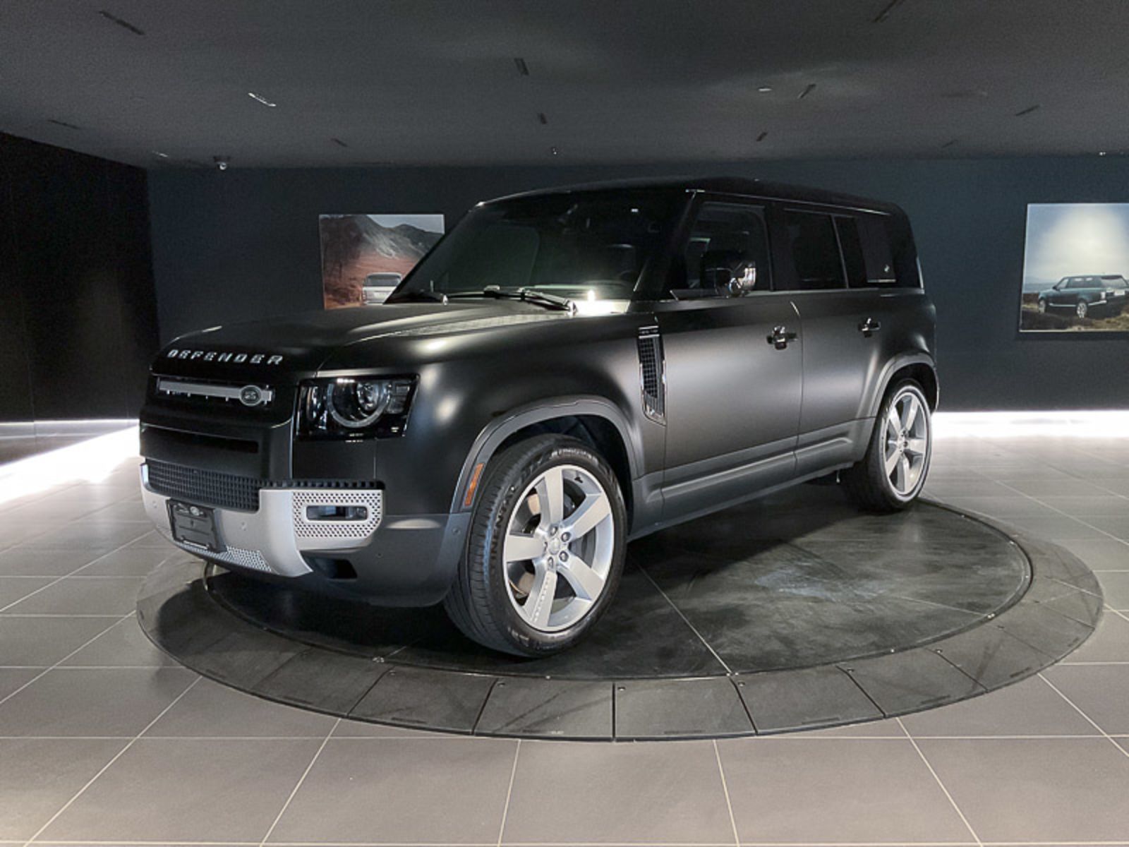 2024 Land Rover Defender SE, Vancouver, Cash