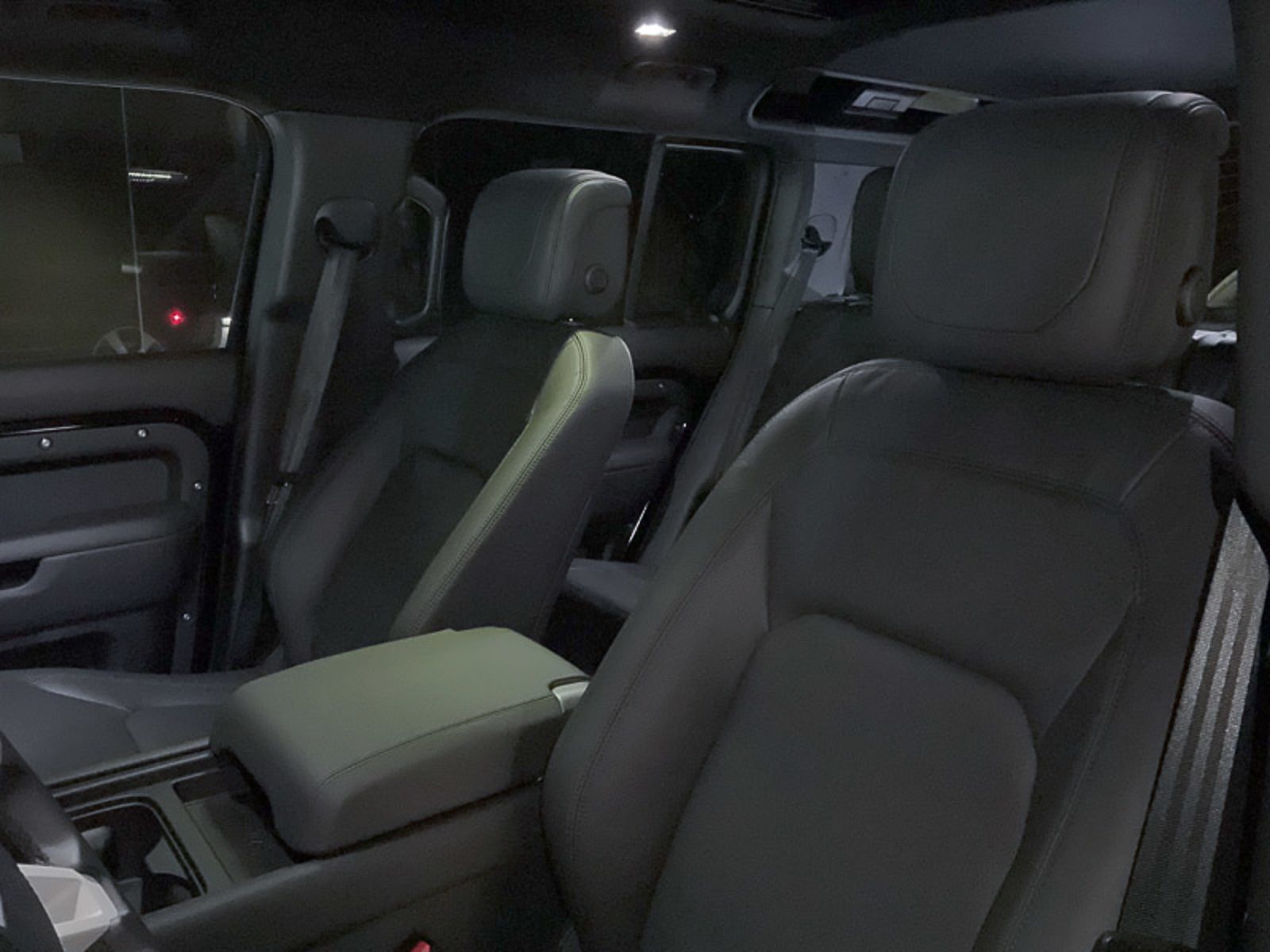 2024 Land Rover Defender SE, Vancouver, Cash