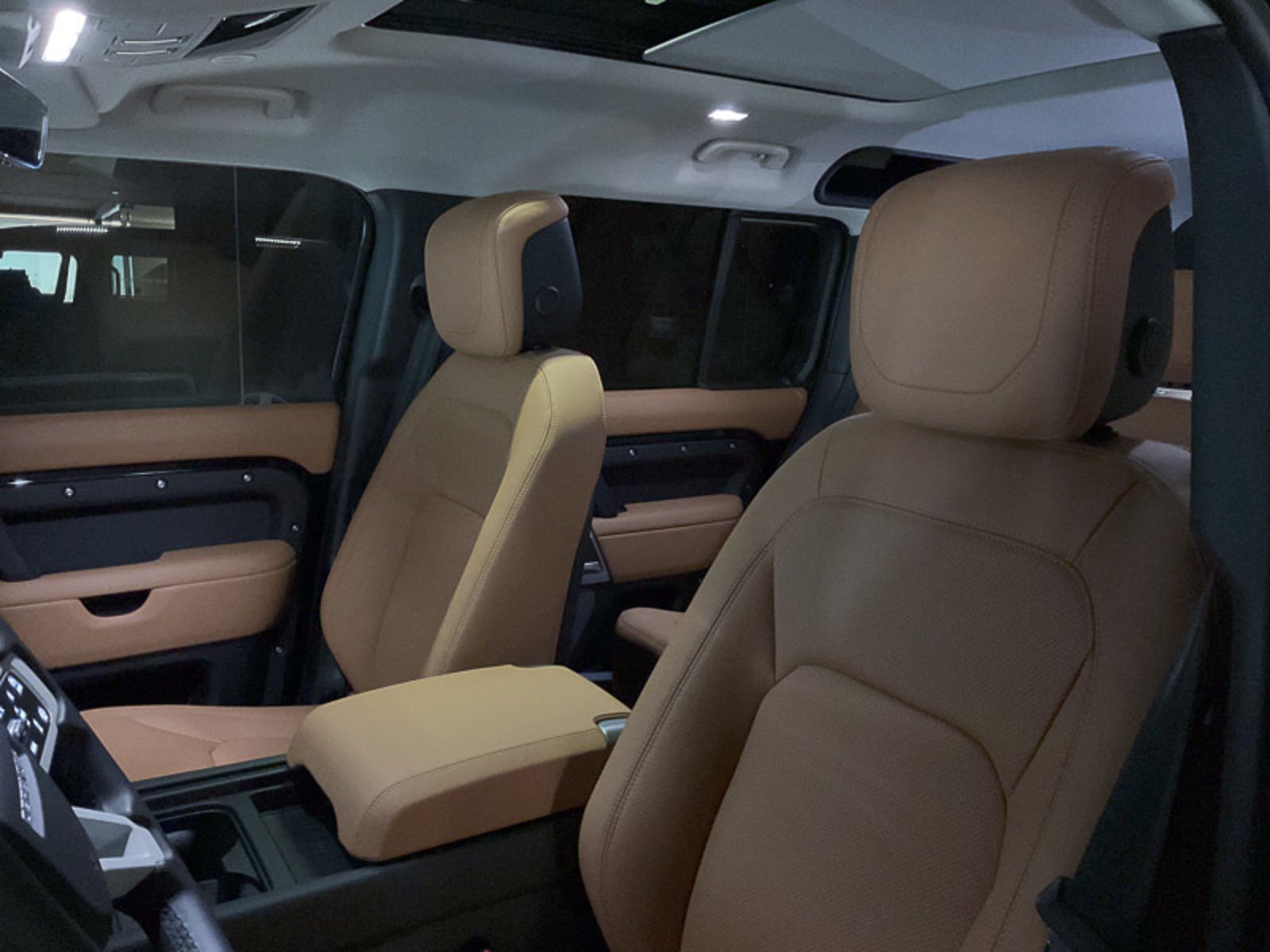 2024 Land Rover Defender SE, Vancouver, Cash