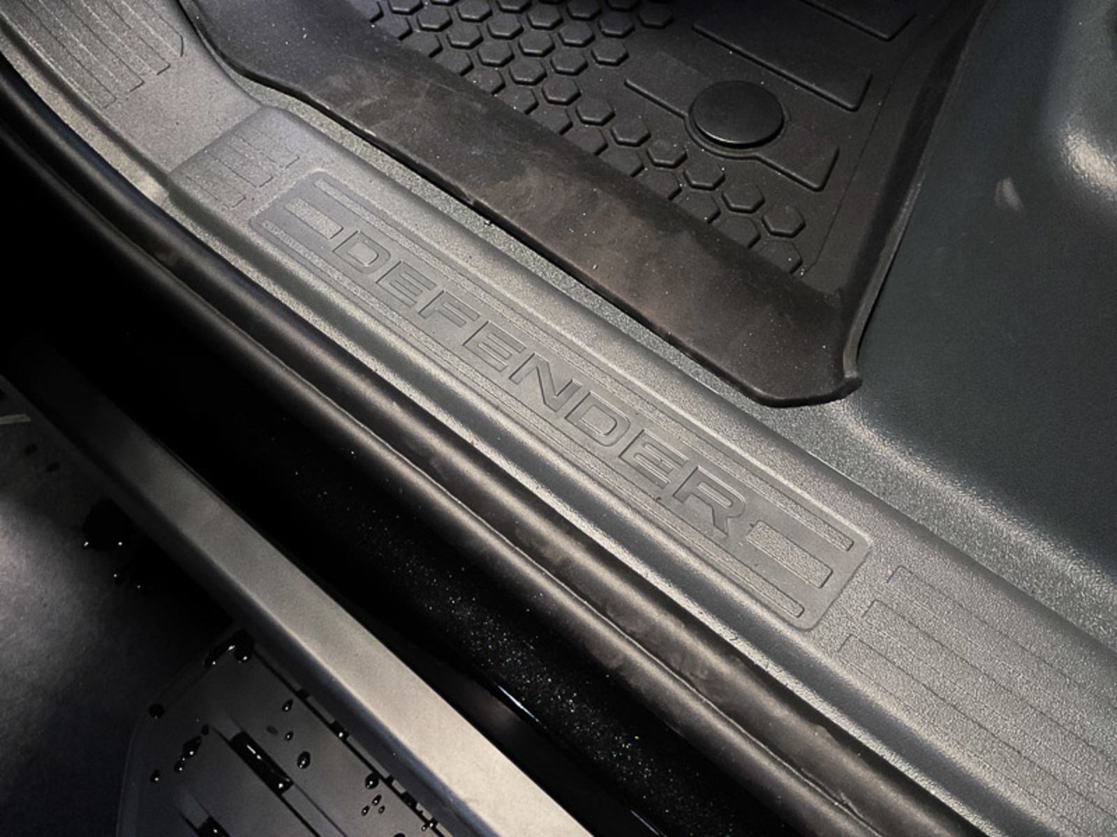 2024 Land Rover Defender SE, Vancouver, Cash