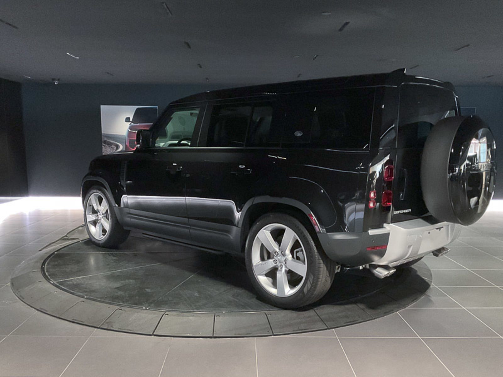 2024 Land Rover Defender SE, Vancouver, Cash