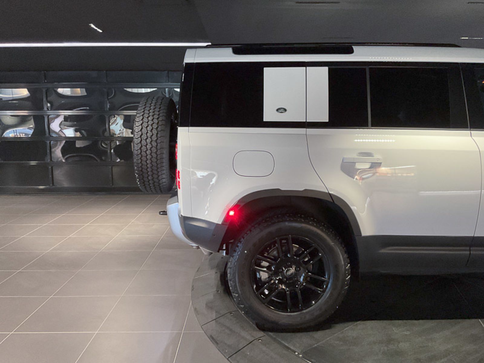 2024 Land Rover Defender S, Vancouver, Cash