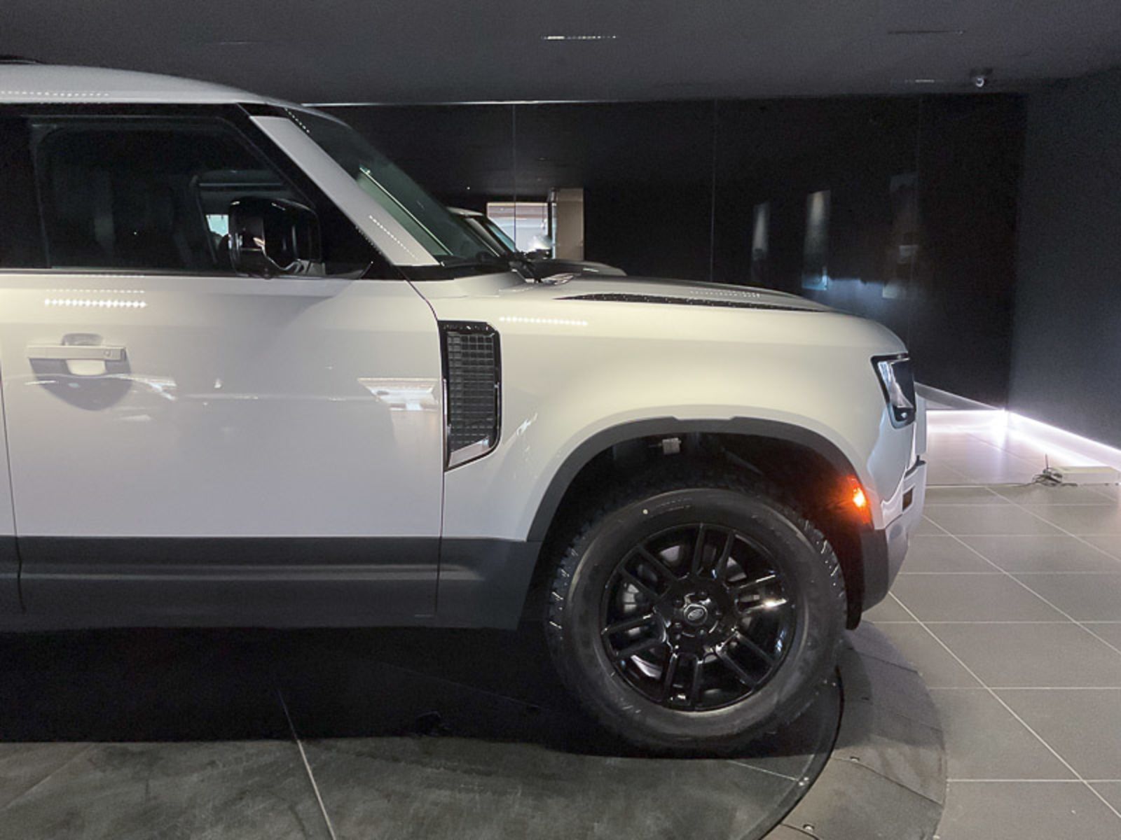 2024 Land Rover Defender S, Vancouver, Cash