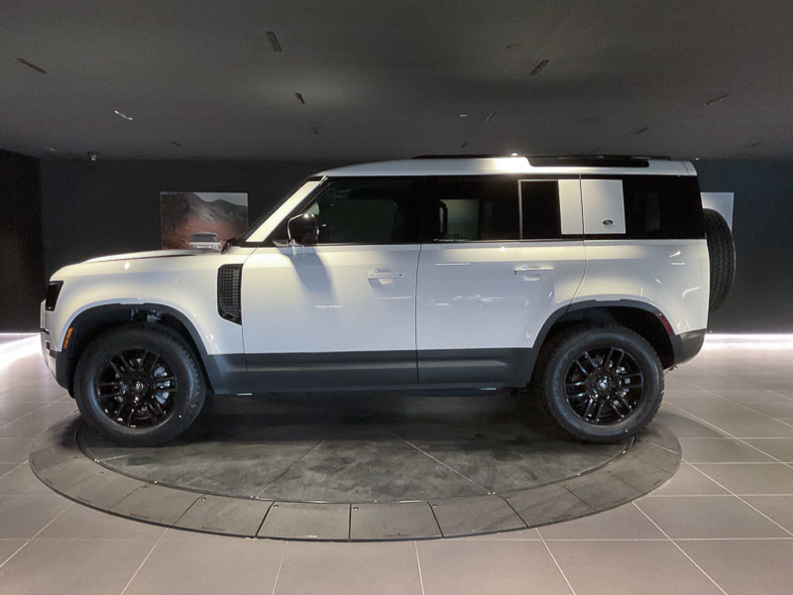 2024 Land Rover Defender S, Vancouver, Cash