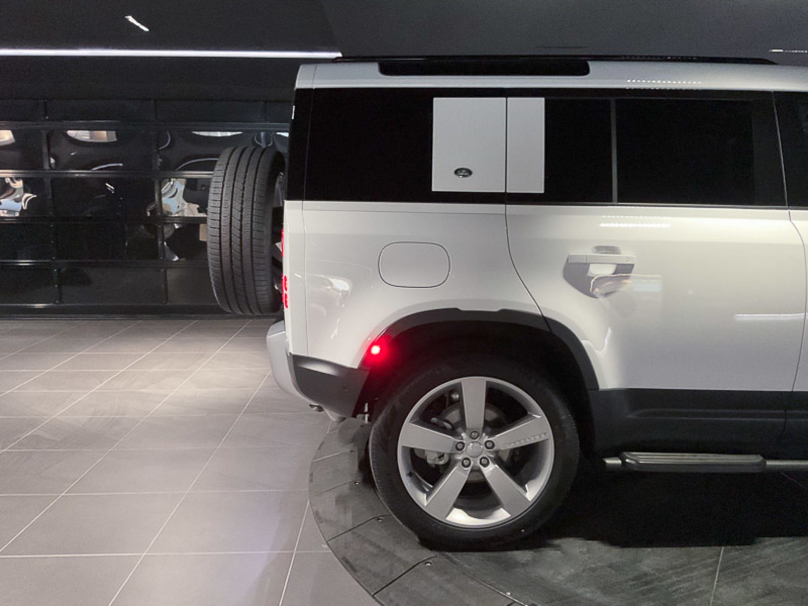2024 Land Rover Defender S, Vancouver, Cash