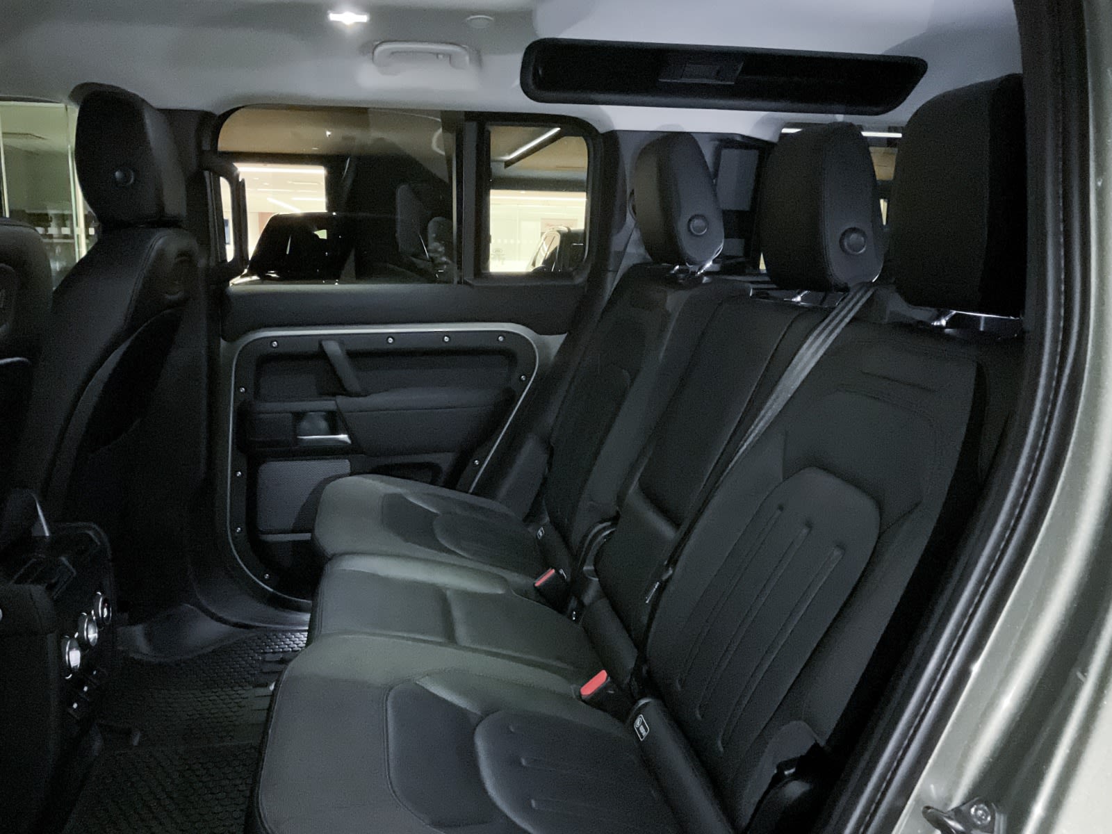 2020 Land Rover Defender S, Vancouver, Cash
