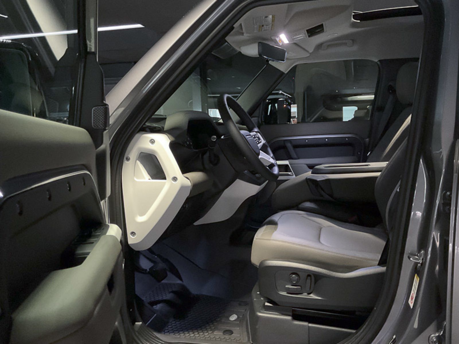 2024 Land Rover Defender S, Vancouver, Cash