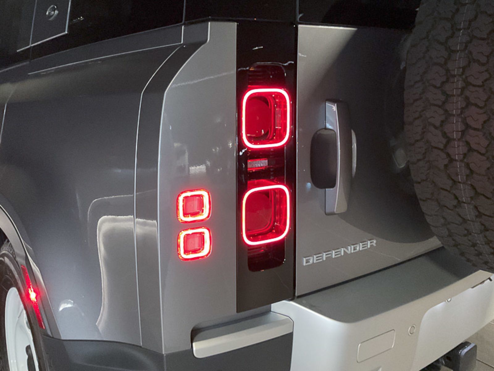 2024 Land Rover Defender S, Vancouver, Cash
