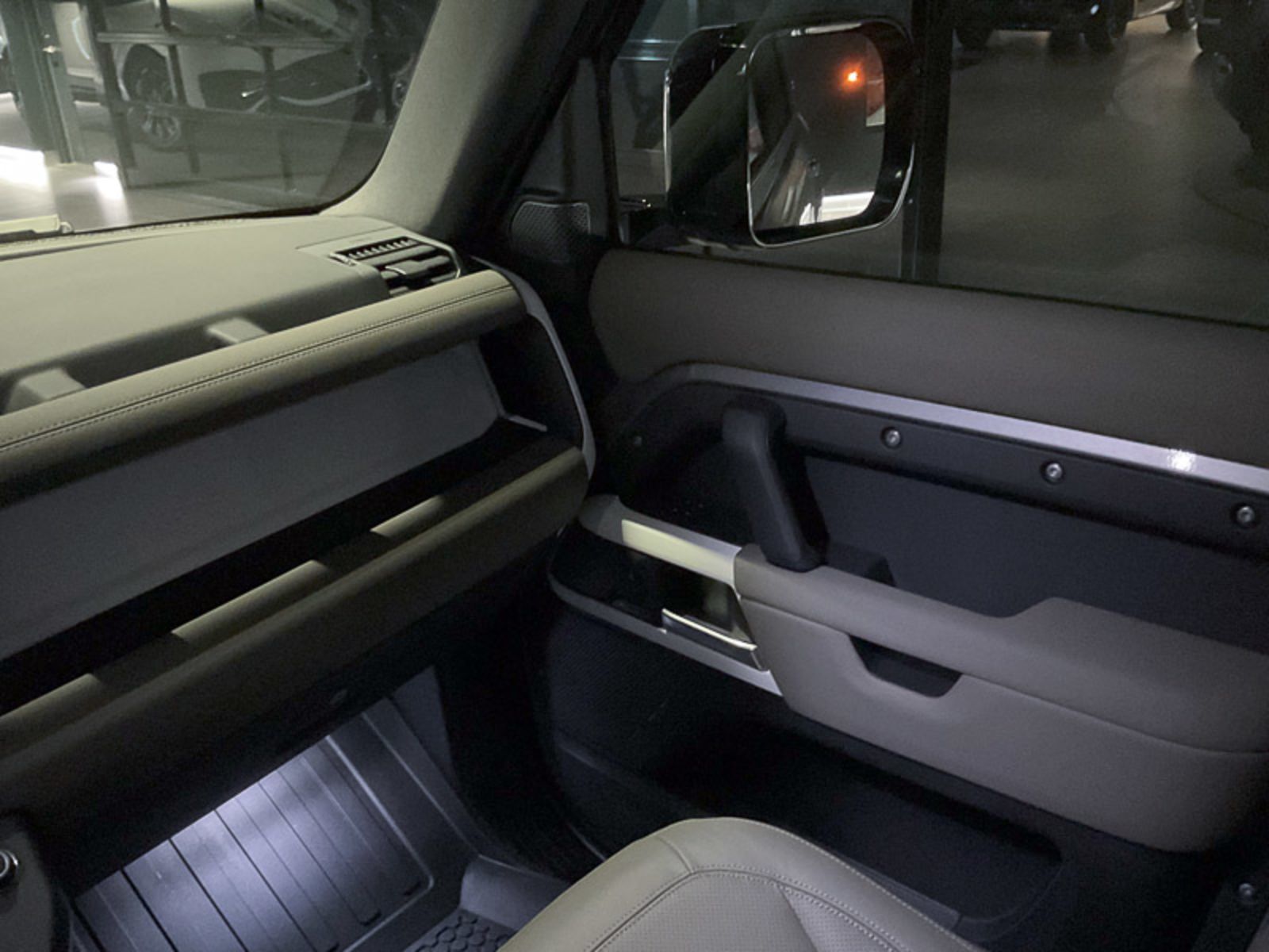2024 Land Rover Defender S, Vancouver, Cash
