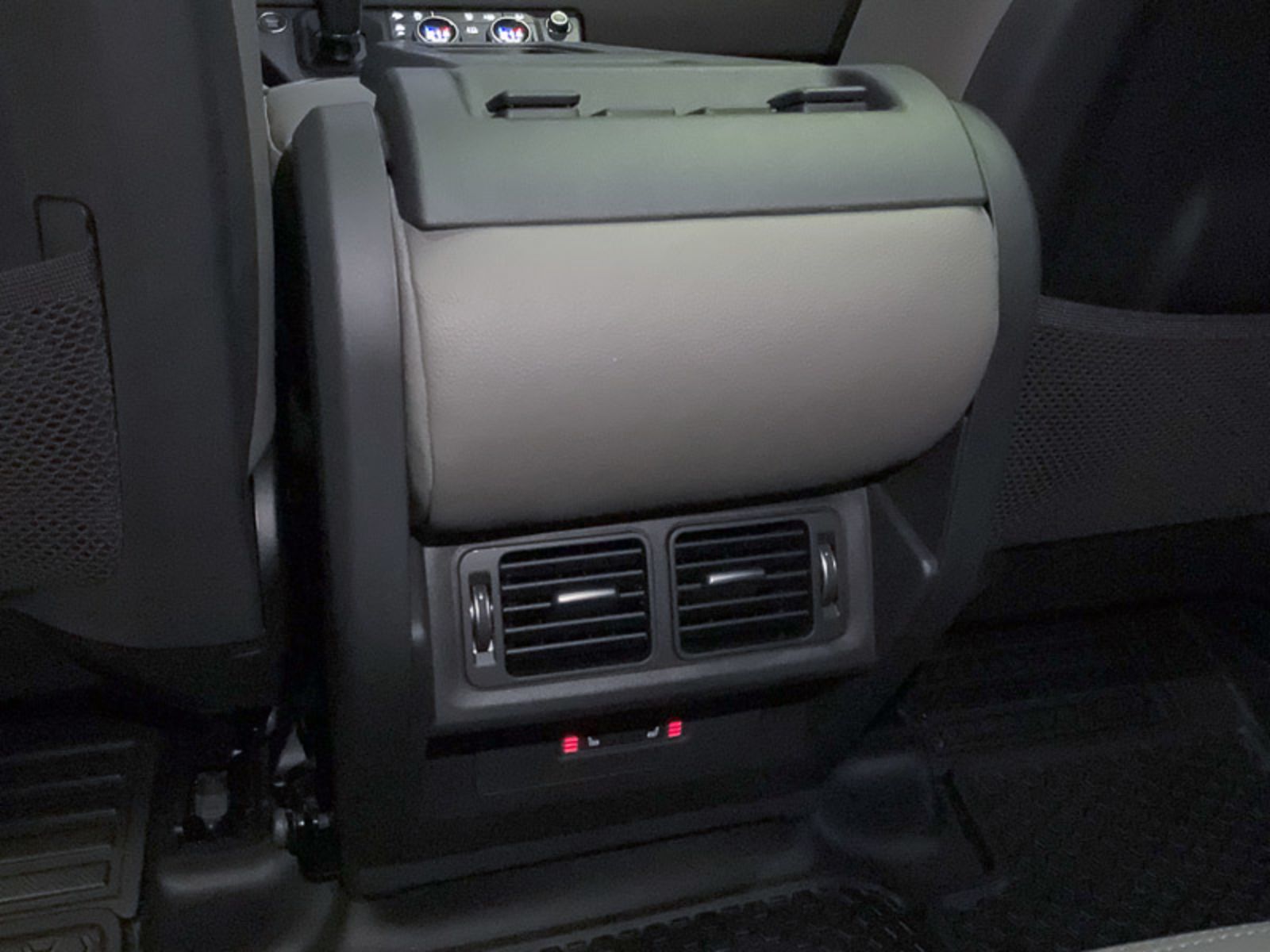 2024 Land Rover Defender S, Vancouver, Cash