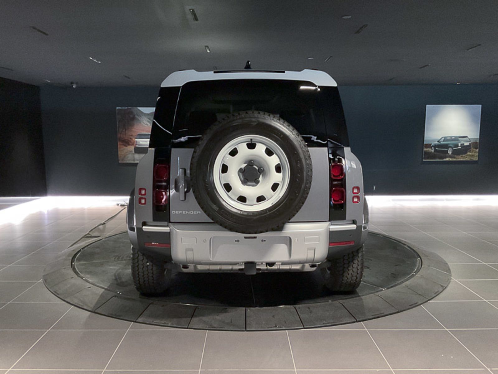 2024 Land Rover Defender S, Vancouver, Cash