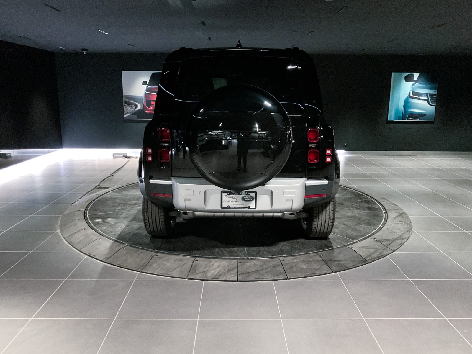 2025 Land Rover Defender S, Vancouver, Cash