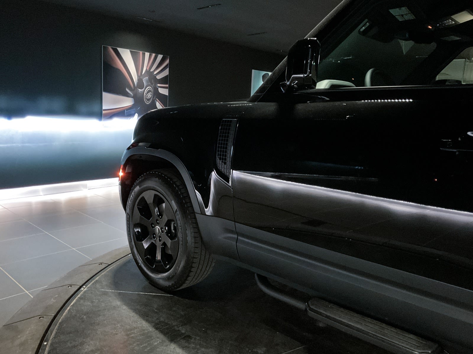 2025 Land Rover Defender S, Vancouver, Cash