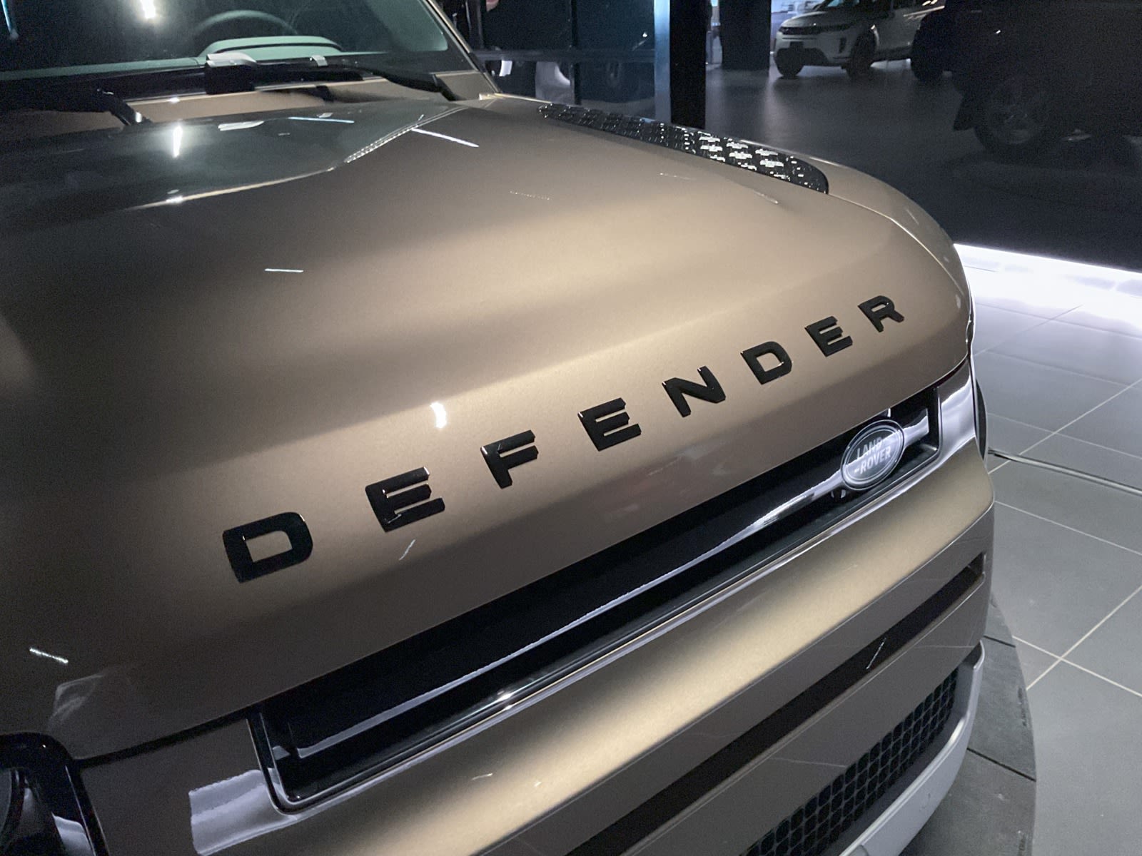 2025 Land Rover Defender S, Vancouver, Cash