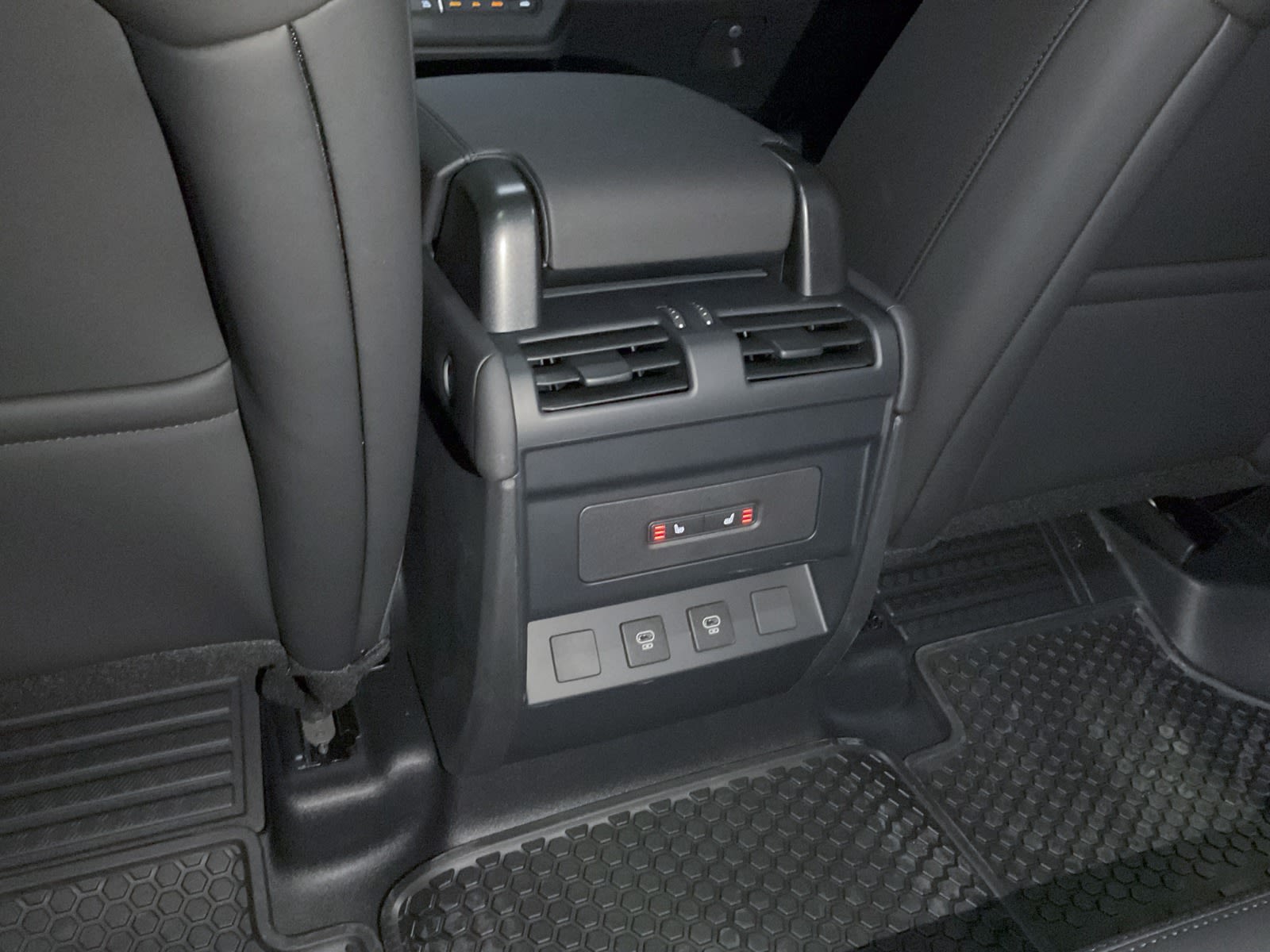 2025 Land Rover Defender S, Vancouver, Cash