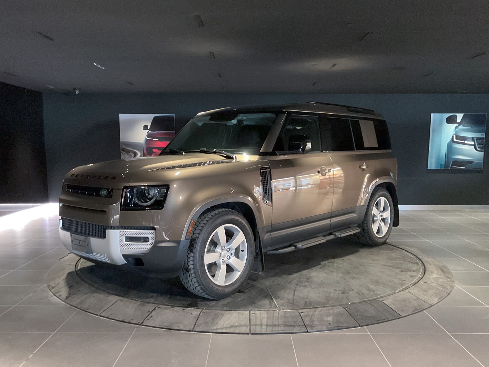 2025 Land Rover Defender S, Vancouver, Cash