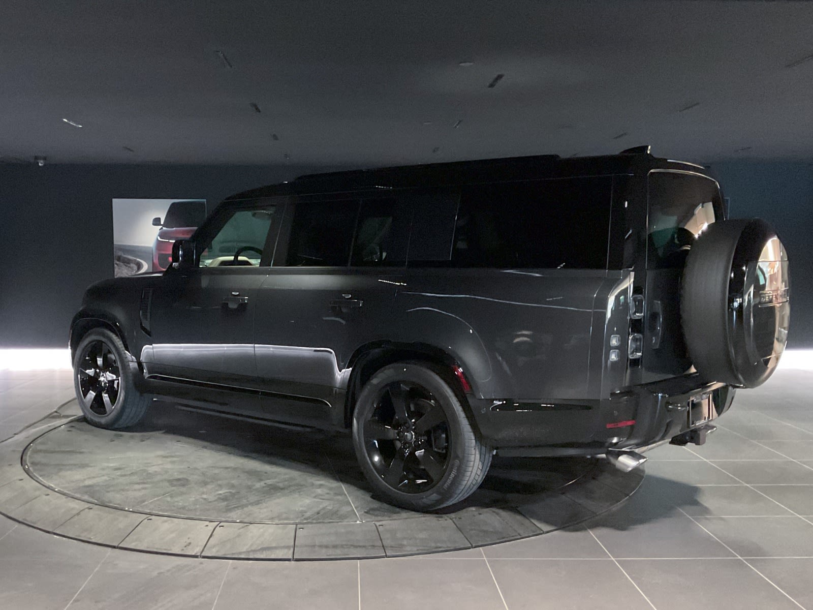 2025 Land Rover Defender V8, Vancouver, Cash