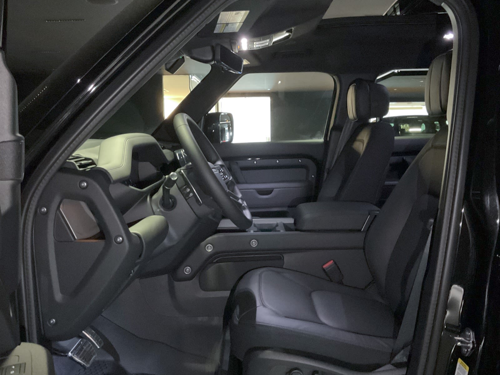 2025 Land Rover Defender V8, Vancouver, Cash