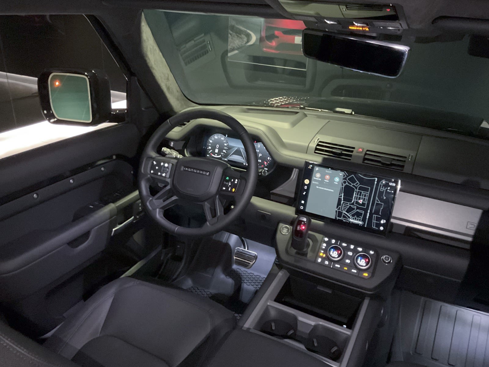2025 Land Rover Defender V8, Vancouver, Cash