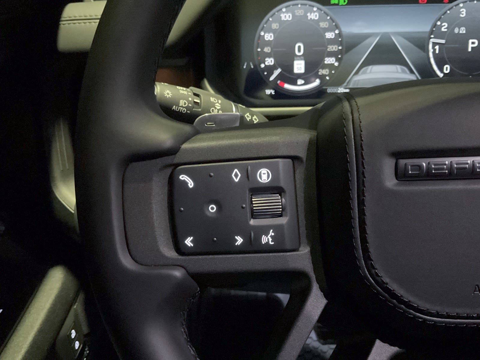 2025 Land Rover Defender V8, Vancouver, Cash