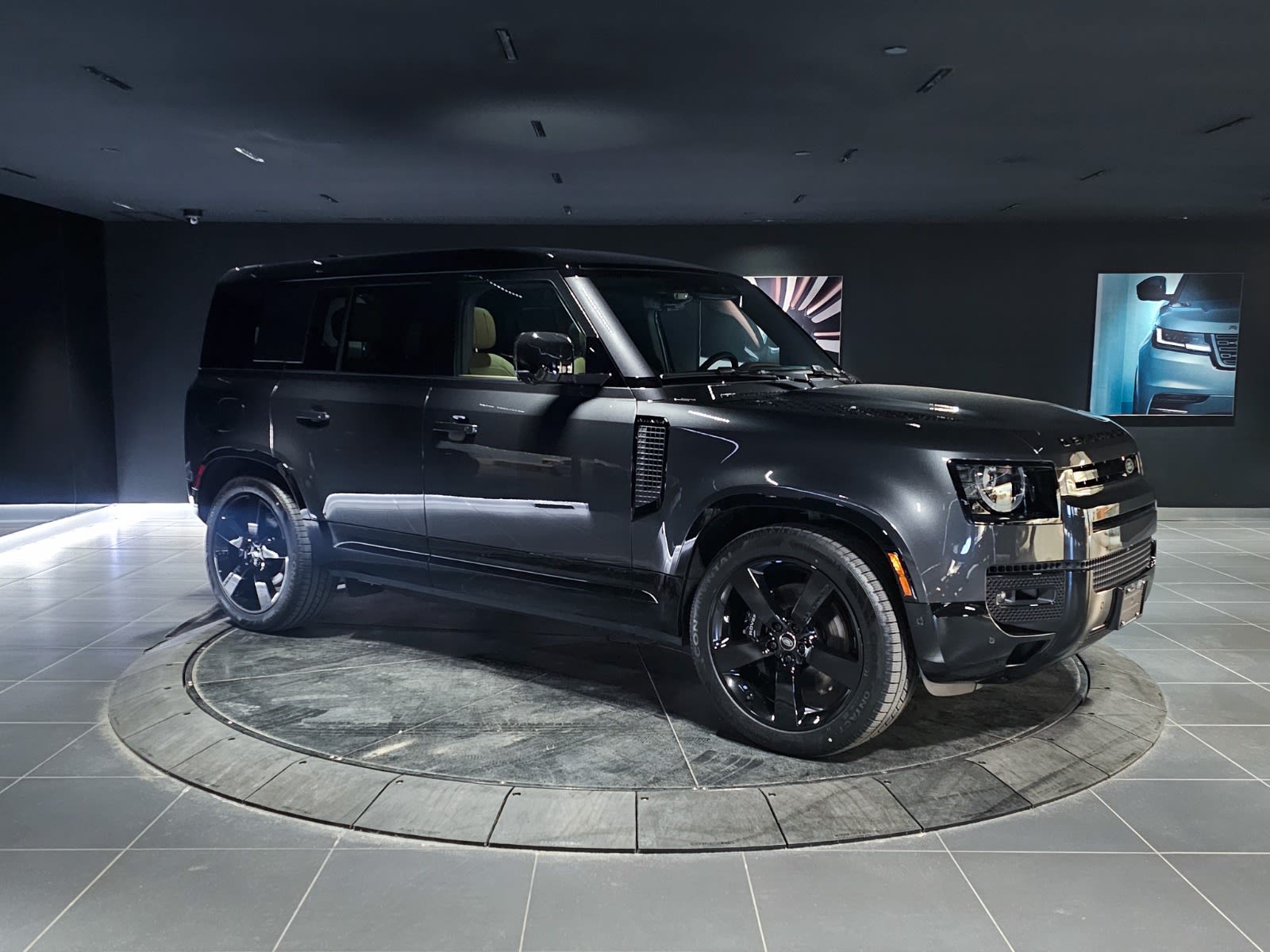 2025 Land Rover Defender V8, Vancouver, Cash
