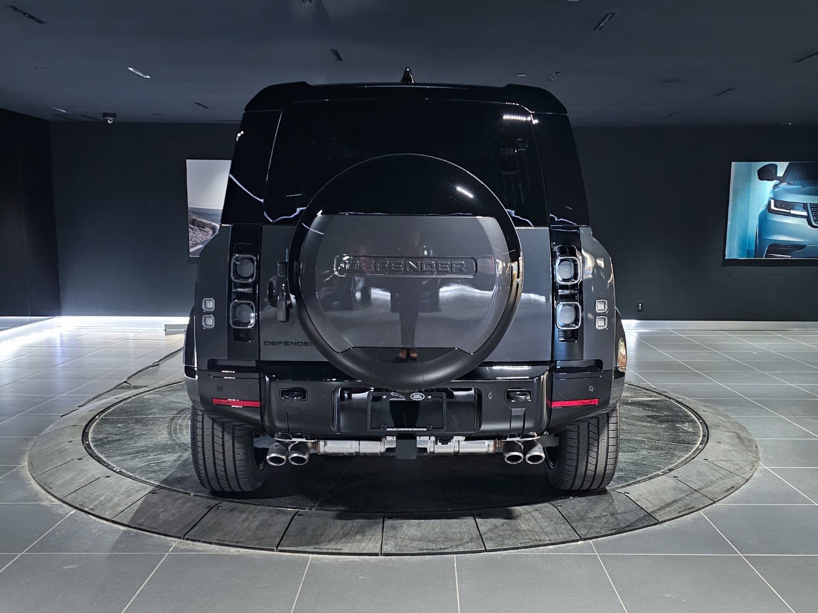 2025 Land Rover Defender V8, Vancouver, Cash