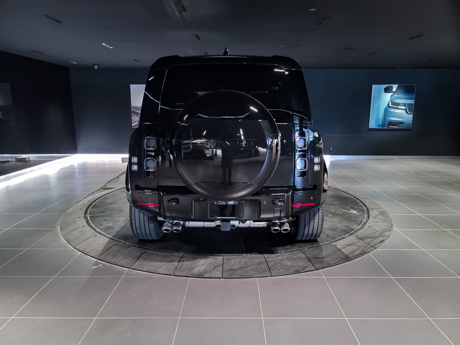 2025 Land Rover Defender V8, Vancouver, Cash