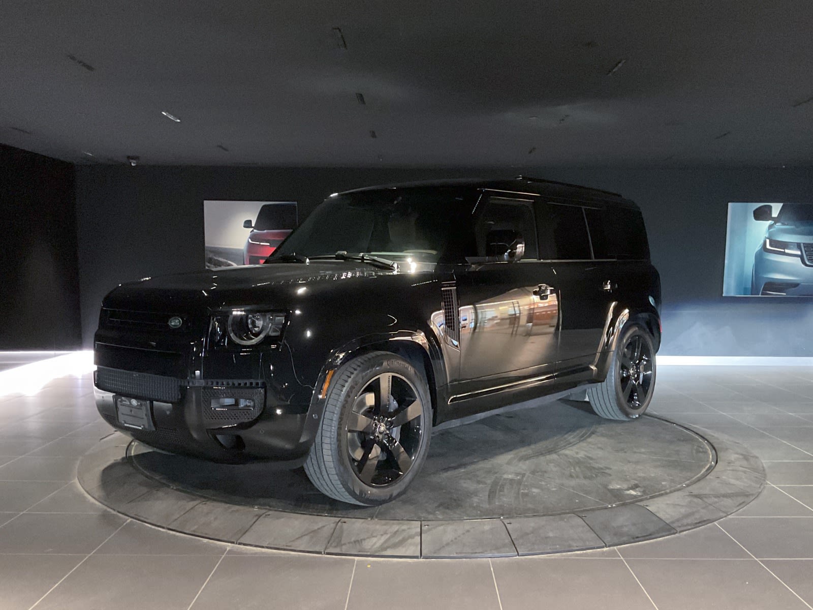 2025 Land Rover Defender X-Dynamic SE, Vancouver, Cash