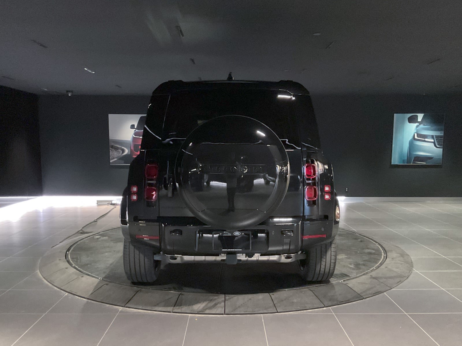 2025 Land Rover Defender X-Dynamic SE, Vancouver, Cash